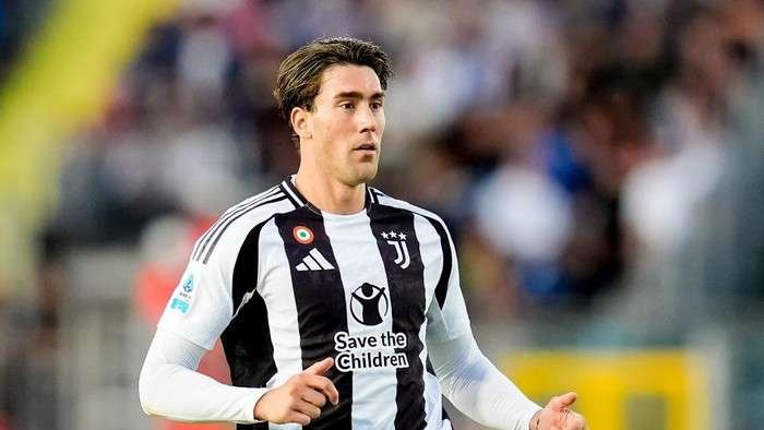 Arsenal dikabarkan tengah mengincar Dusan Vlahovic dari Juventus.