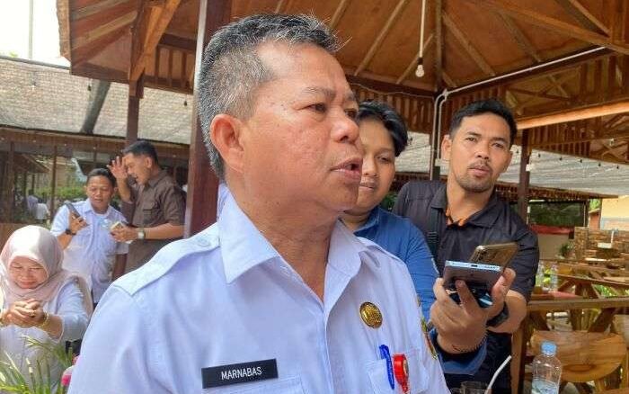 Asisten II Bidang Ekonomi dan Pembangunan Pemkot Samarinda, Marnabas Patiroy. Foto: BorneoFlash/Nur Ainunnisa