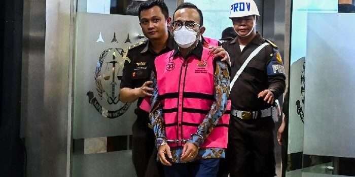 Usai Terima 12 Medali Emas, Dirut Pertamina Patra Niaga Riva Siahaan Jadi Tersangka Korupsi Minyak: Rugikan Negara hingga Rp 193,7 T