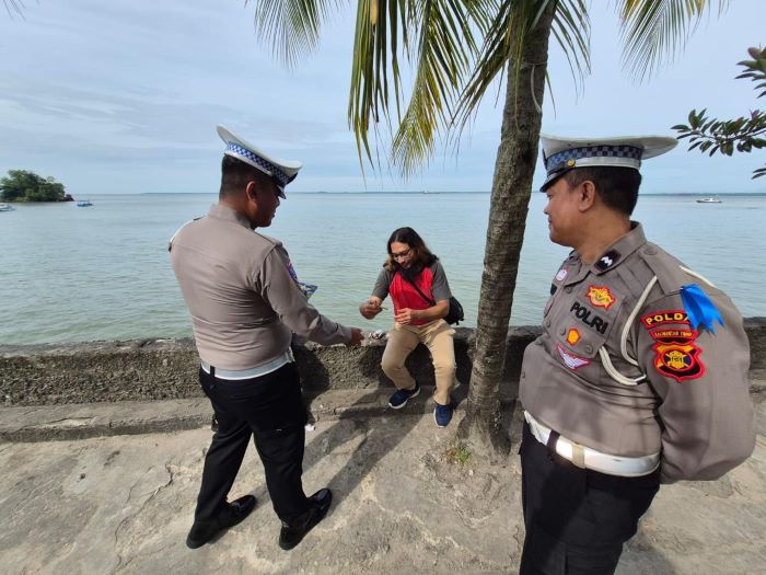 Polda Kaltim Gencarkan Sosialisasi Operasi Keselamatan Mahakam 2025, Sasar Warga di Pantai Kemala dan Melawai