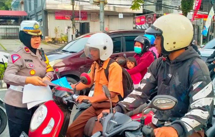 Satlantas Polresta Balikpapan Sosialisasikan Operasi Keselamatan Mahakam 2025 kepada Pengguna Jalan