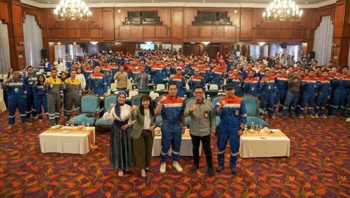 PT KPB menggelar seminar “Penguatan Kapasitas Sumber Daya Manusia untuk Mendukung Terciptanya HSSE Excellence”, di Ballroom Hotel Gran Senyiur Balikpapan, pada Senin (17/2/2025). Foto: HO/PT KPB