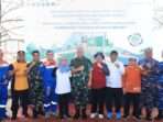 Pangdam VI/Mulawarman, Mayjen TNI Rudy Rachmat Nugraha, S.I.P., M.Sc., memimpin aksi bersih pantai di Pantai Tanjung Jumlai, Kecamatan Penajam, Kabupaten Penajam Paser Utara (PPU), Kalimantan Timur, pada Minggu (23/02/2025). Foto: HO/Pendam VI/Mlw
