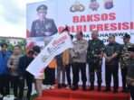 Pangdam VI/Mulawarman, Mayjen TNI Rudy Rachmat Nugraha, S.I.P., M.Sc., menghadiri kegiatan Pelepasan Paket Sembako Bakti Sosial Polri Presisi, di Lapangan M. Yasin Satbrimob dan Kaltim Stalkuda, Balikpapan, Kamis (27/02/25).  Foto: Pendam VI/Mlw