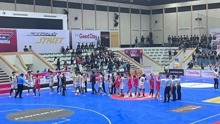 Pertandingan Basket SMA 5 Balikpapan dan Sma 1 Balikpapan. Foto: BorneoFlash/Nur Ainunnisa