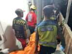 Misteri Kematian di Kamar Kos Klandasan, Polisi dan Tim Gabungan Lakukan Evakuasi. Foto: HO