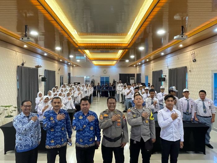 Polresta Balikpapan Gelar Apel Upacara Serentak di Sekolah, Sosialisasikan Pencegahan Kenakalan Remaja