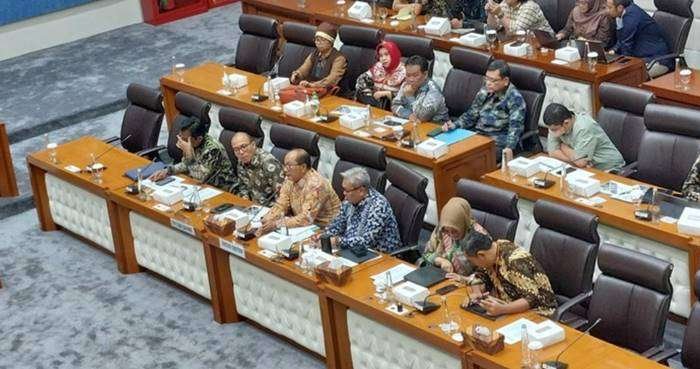 Rapat Kementerian Usaha Mikro, Kecil, dan Menengah (UMKM) di DPR/Foto: Shafira Cendra Arini