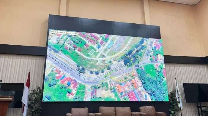 Rekayasa lalu lintas dilakukan guna memperlancar proses investigasi. Foto: BorneoFlash/Nur Ainunnisa