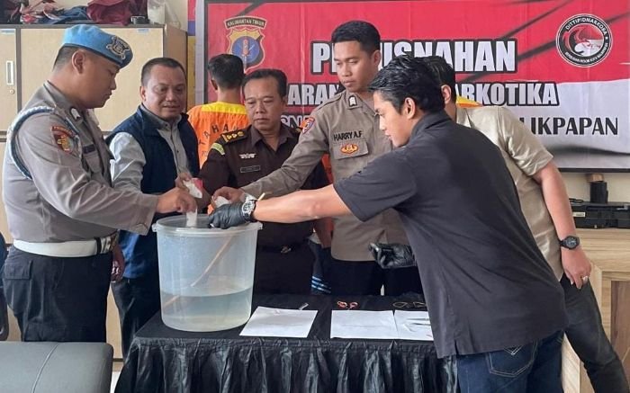 Jelang Ramadan, Satresnarkoba Polresta Balikpapan Musnahkan 230,4 Gram Sabu