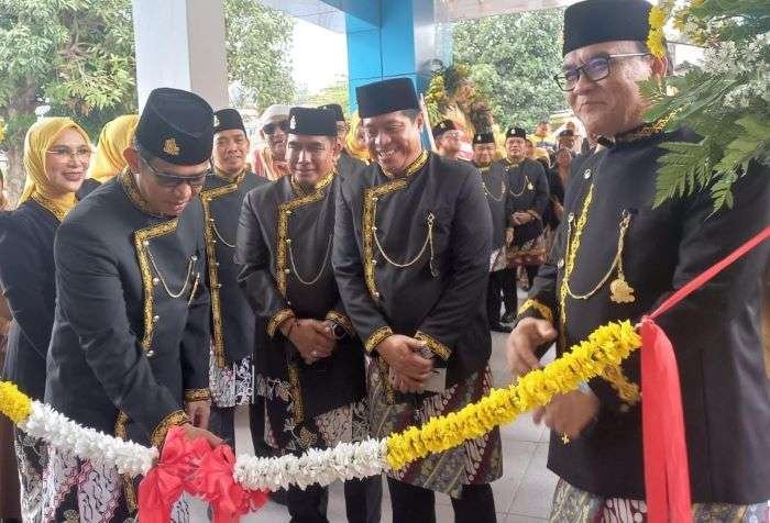 Wali Kota Balikpapan H Rahmad Mas'ud Resmikan gedung baru SMP Negeri 27 Balikpapan, pada Senin (10/2/2025). Foto: BorneoFlash/Niken Sulastri