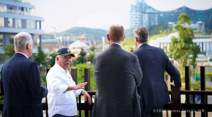 Kepala Otorita IKN Basuki Hadimuljono bersama delegasi Parlemen Swedia di IKN, Kalimantan Timur.Foto: Dok. Otorita IKN