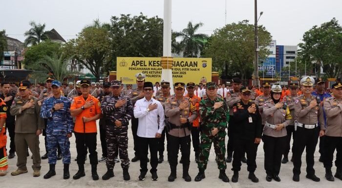 Apel Kesiapsiagaan Pengamanan Malam Takbir di Mapolresta Balikpapan, Minggu (30/3/2025). Foto: BorneoFlash/IST