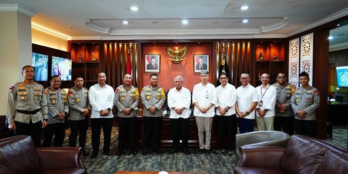 Audiensi Kepala Otorita IKN dan Kapolda Kaltim berlangsung dalam suasana penuh Sinergi dan dihadiri oleh Pejabat Utama (PJU) Polda Kaltim, pada Senin (24/3/2025). Foto: HO/Humas Polda Kaltim