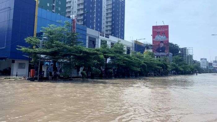 Banjir di Bekasi melanda wilayah pemukiman hingga perkantoran. Foto: IST/TXTBekasi