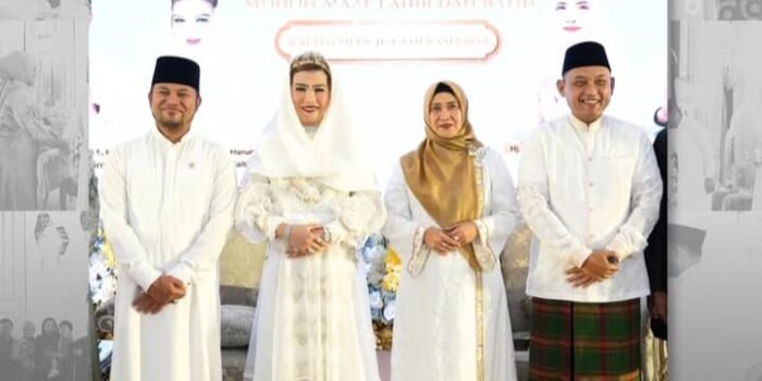 Gubernur Kaltim, Rudy Mas'ud saat open house di Lamin Etam beserta Bunda Harum serta didampingi Wakil Gubernur Kaltim, Seno Aji beserta Istri. Foto: Ist/adpimprov