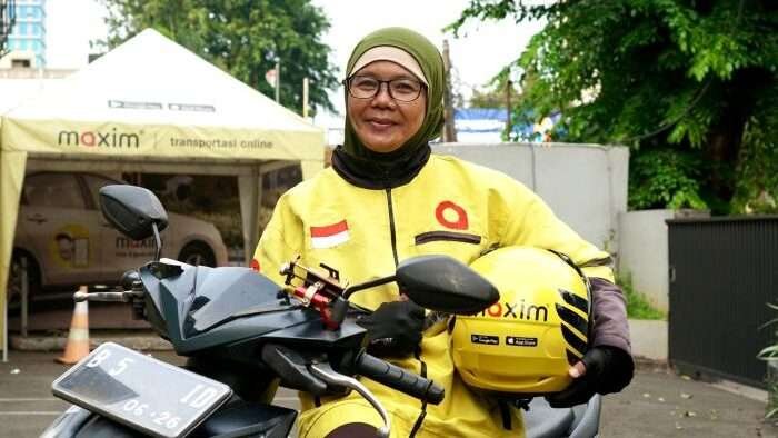 Hari Perempuan Internasional 2025 Sosok Driver Maxim Perempuan, Sang Pahlawan Ekonomi Keluarga. Foto: HO/Maxim