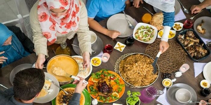 Ilustrasi, Menjaga Kesehatan Saat Menikmati Menu Lebaran Idul Fitri