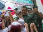 Kepala Staf Angkatan Darat (KSAD) Jenderal TNI Maruli Simanjuntak saat meresmikan sumur bor air bersih di Mojokerto, Jawa Timur, Senin (24/2/2025). Program sumur air bersih kali ini TNI AD bekerja sama dengan Bank Indonesia (BI).(Dokumentasi Dinas Penerangan Angkatan Darat.)
