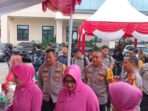 Kapolda Kaltim Brigjen Pol Endar Priantoro, didampingi Ketua Daerah Bhayangkari Kaltim, turut menghadiri Bazar Ramadan Presisi yang digelar di Mapolresta Balikpapan, Pada Kamis (20/3/2025). Foto: BorneoFlash/Agung Putra