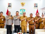 Kapolda Kaltim Brigjen Pol Endar Priantoro, S.H., S.I.K., C.F.E., M.Si., menggelar silaturahmi dengan Wakil Wali Kota Balikpapan, Dr. Ir. H. Bagus Susetyo, M.M. di Ruang VIP Lantai 1 Kantor Pemkot Balikpapan pada Selasa (25/3/2025) pukul 09.00 WITA. Foto: HO/Humas Polda Kaltim