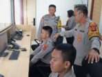 Kapolresta Balikpapan, Kombes Pol Anton Firmanto, SH, SIK, MSi, turun langsung melakukan peninjauan dan penguatan layanan Online 110, Pada Kamis (13/3/2025). Foto: HO/Humas Polresta Balikpapan