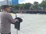 Kapolresta Balikpapan Kombes Polisi Anton Firmanto, SH, SIK, MSi. Pimpin apel pagi perdana Bulan Ramadan di halaman Mapolresta, pada Senin (3/3/2025). Foto: HO/Humas Polresta Balikpapan 