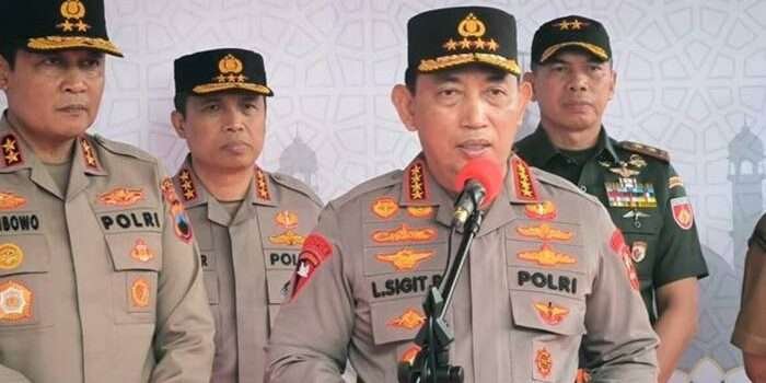 Kapolri Jenderal Pol. Listyo Sigit Prabowo meninjau langsung Posko Terpadu Pejagan, Kabupaten Brebes, pada Rabu (19/3/2025). (Foto : Muchamad Dafi Yusuf)