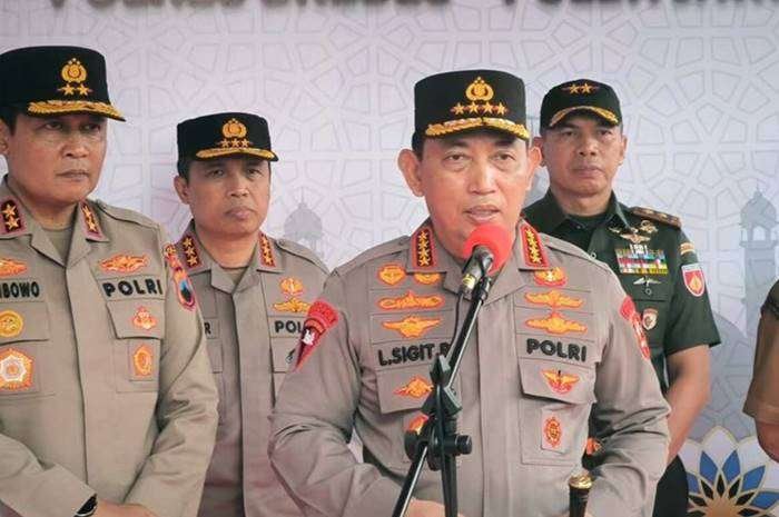Kapolri Jenderal Pol. Listyo Sigit Prabowo meninjau langsung Posko Terpadu Pejagan, Kabupaten Brebes, pada Rabu (19/3/2025). (Foto : Muchamad Dafi Yusuf) Kapolri Jenderal Pol. Listyo Sigit Prabowo meninjau langsung Posko Terpadu Pejagan, Kabupaten Brebes, pada Rabu (19/3/2025). (Foto : Muchamad Dafi Yusuf)