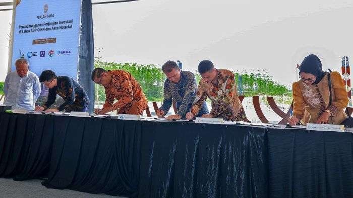Kepala Otorita IKN, Basuki Hadimuljono, bersama lima investor menandatangani Perjanjian Pemanfaatan Tanah dan Pengalokasian Lahan Akta Notarial pada Selasa (18/03/2025). Foto: HO/Humas Otorita IKN