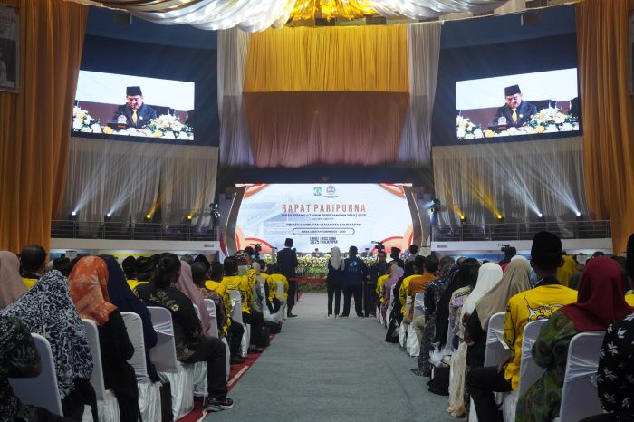 Rapat Paripurna Masa Sidang II, DPRD Kota Balikpapan Dukung Penuh Proses Administrasi Transisi Kepemimpinan