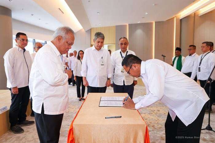 Kepala Otorita Ibu Kota Nusantara (IKN), Basuki Hadimuljono, resmi melantik sejumlah pejabat di lingkungan Otorita IKN, Rabu (19/3/2025). Foto: OIKN