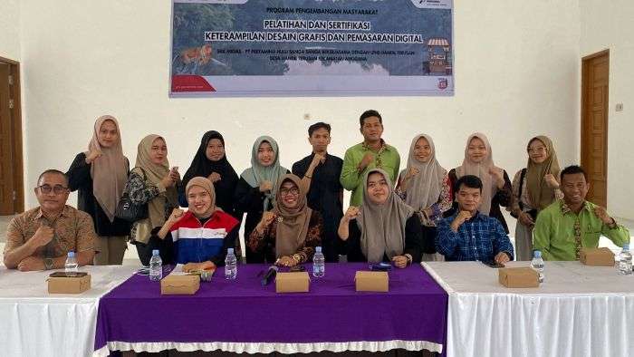 PT Pertamina Hulu Sanga Sanga (PHSS) berikan Pelatihan dan Sertifikasi Desain Grafis serta Pemasaran Digital bagi masyarakat Desa Handil Terusan,  pada 11–24 Februari 2025. Foto: HO/PHSS