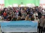 Penyerahan bantuan oleh PHSS yang dilakukan bersama dengan Dinas Sosial Pemkab Kukar di Balai Pertemuan Umum (BPU) Desa Muara Badak Ilir pada Selasa (4/3/2025). Foto: HO/PHSS