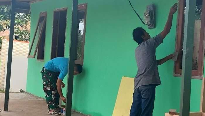 Program Rumah Tidak Layak Huni, yang berlokasi di Jalan Swadaya RT 03 Kelurahan Teritip dan di Jalan Dandito RT 22 Kelurahan Lamaru Kecamatan Balikpapan Timur. Foto: BorneoFlash/Ist
