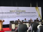 Rapat Paripurna DPRD Kota Balikpapan berlangsung di Lantai 8 Gedung Parkir Klandasan, pada hari Senin (24/3/2025). Foto: BorneoFlash/Ardian