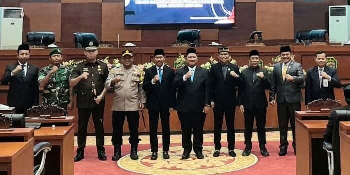 Rapat paripurna penyampaian pidato sambutan Bupati PPU Mudyat Noor serta Wakil Bupati Abdul Waris Muin periode 2025-2030 di Gedung Paripurna DPRD pada Rabu (5/3/2025). Foto: BorneoFlash/Ist