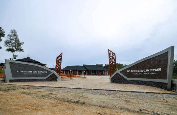 Hasil revitalisasi SDN 020 Sepaku menjadi sekolah masa depan yang memadukan teknologi, keberlanjutan, dan budaya lokal.(OIKN)