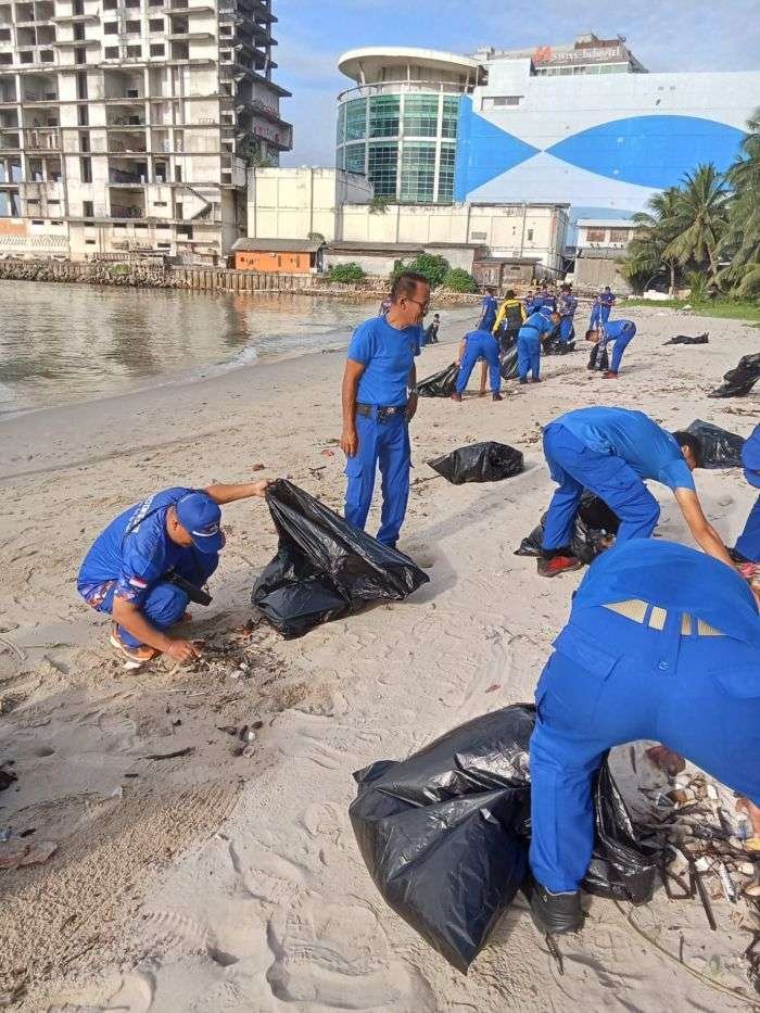 Sat Polairud Polresta Balikpapan Gelar Aksi Bersih Pantai, Ajak Warga Terapkan PHBS di Bulan Ramadan 