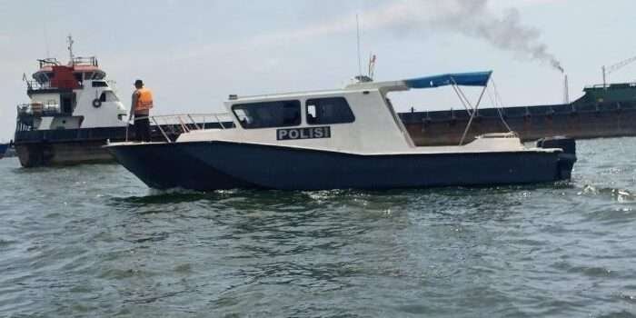 Satpolairud Polresta Balikpapan memperketat pengamanan di wilayah perairan guna mencegah potensi gangguan keamanan dan ketertiban masyarakat (Kamtibmas), Pada Senin (3/3/2025). Foto: HO/Humas Polresta Balikpapan