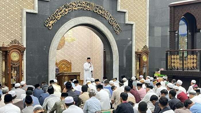 Wakil Gubernur Kaltim, Seno Aji dalam Safari Ramadhan Hari ke-9 di Masjid Raya Darussalam Samarinda. Foto: BorneoFlash/Nur Ainunnisa