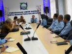 Wakil Wali Kota Balikpapan, H. Bagus Susetyo saat berkunjung ke Kantor PTMB, pada Selasa (25/3/2025). Foto: BorneoFlash/Niken Sulastri