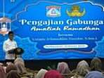 Wali Kota Balikpapan H. Rahmad Mas'ud saat memberikan sambutan pada pengajian gabungan amaliah Ramadan 1446 hijriah, di Auditorium Balai Kota Balikpapan, pada Jumat (14/3/2025). Foto: BorneoFlash/Niken Sulastri
