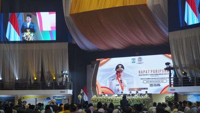 Wali Kota Balikpapan terpilih periode 2025-2030, Rahmad Mas'ud saat menyampaikan pidato sambutan pertamanya pada Rapat Paripurna Masa Sidang II di BSCC Dome, Balikpapan, Rabu (5/3/2025).Foto: BorneoFlash/Ardiansyah