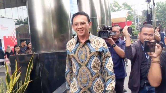 Ketua DPP PDIP sekaligus eks Komut PT Pertamina Basuki Tjahaja Purnama alias Ahok di Gedung KPK, Jakarta Selatan. (Foto: Rizki)