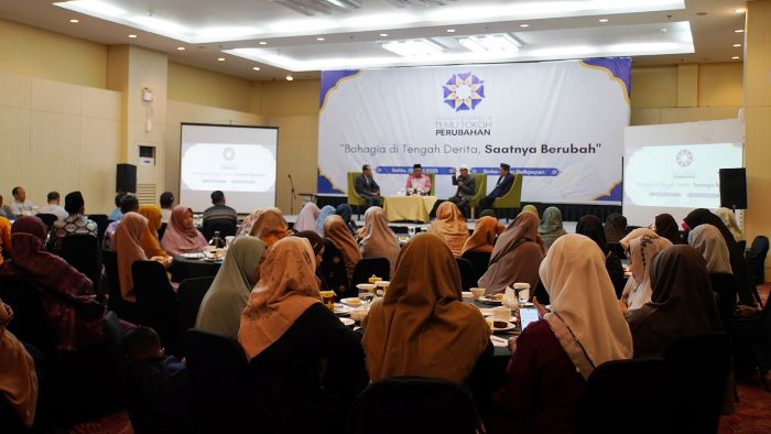 Acara ini menjadi ajang refleksi sekaligus seruan kepada umat Islam untuk terus memperkuat solidaritas dan semangat perubahan dalam menghadapi tantangan zaman. Foto: BorneoFlash/Ardian