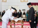 Gubernur Kaltim, H Rudy Mas'ud, saat Melantik Bupati dan Wakil Bupati Berau. Foto: ist/adpimpemprov