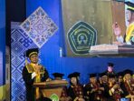 Gubernur kaltim, Rudy Mas’ud resmi menyandang gelar Doktor Ilmu Ekonomi dari Fakultas Ekonomi dan Bisnis Universitas Mulawarman. Foto: BorneoFlash.com/ Nur Ainunnisa