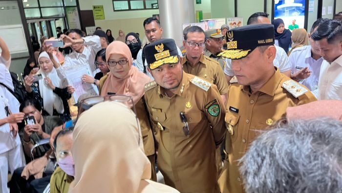Gubernur dan Wakil Gubernur Kaltim Serta Sekda sidak ke Rumah Sakit AWS. Foto: BorneoFlash/Nur Ainunnisa