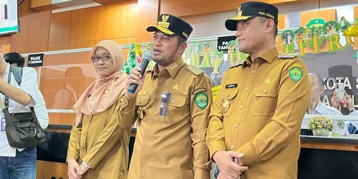Sidak Samsat Samarinda, Gubernur Rudy Harap Masyarakat Manfaatkan Pemutihan Pajak 